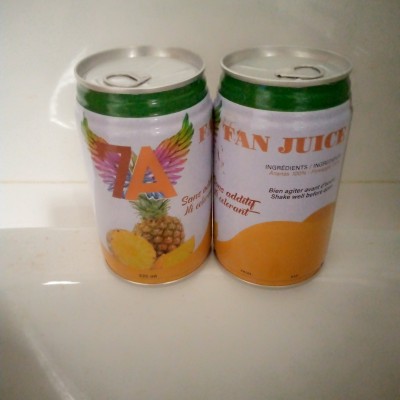 Jus d'ananas en canette